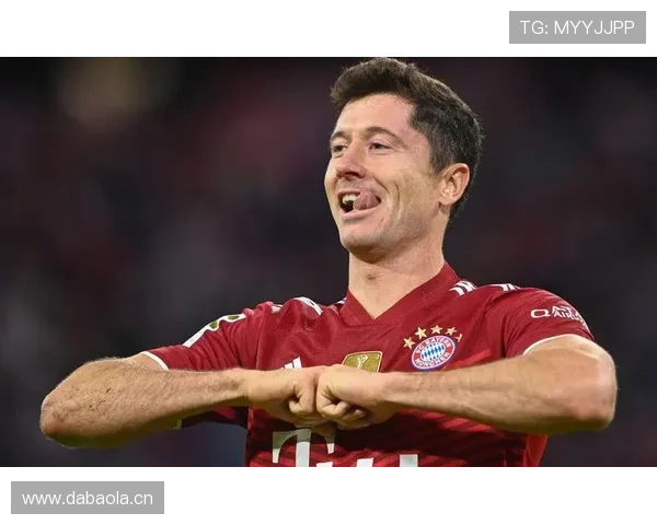 莱万多夫斯基国家队个人表现与荣誉困境解析