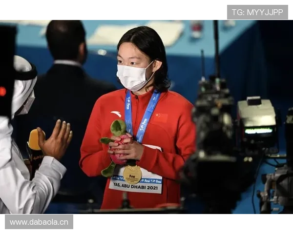 李冰洁训练完吃顿饭花的钱比我一周工资还多